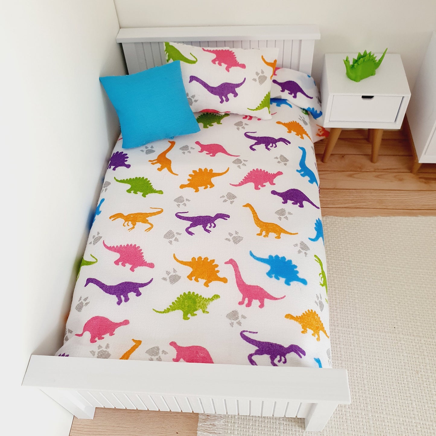 Dolls House Single Bedding Set – Colourful Dinosaur Design – 1:12 Scale