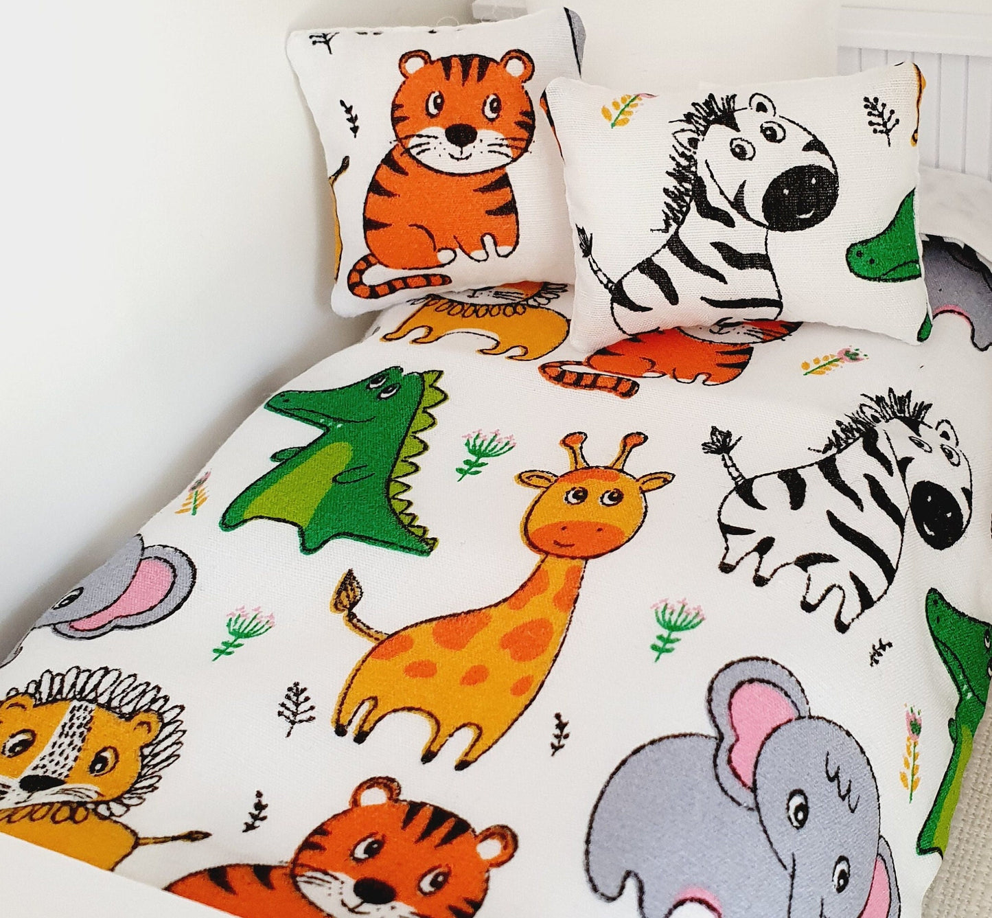 Dolls House Single Safari Bedding Set – Fun Cartoon Animal Design, 1:12 Scale, 4-Piece