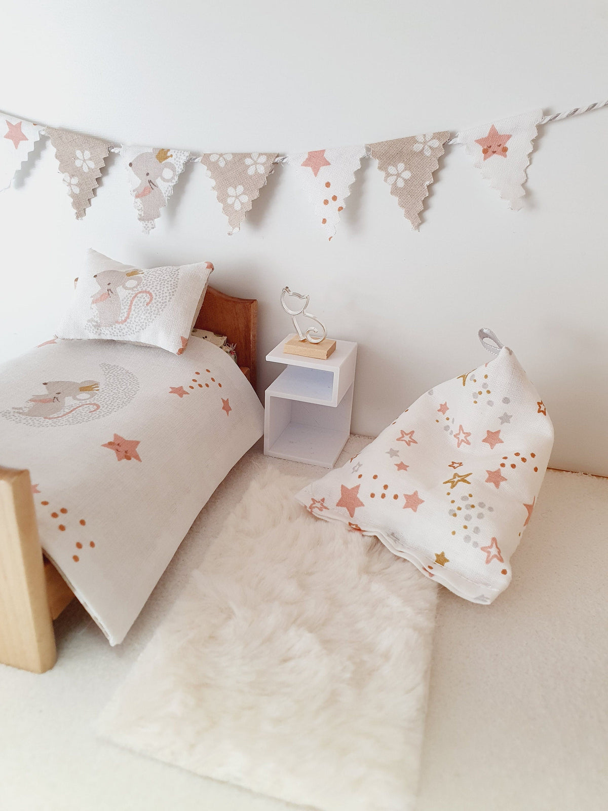 Dolls house Star Design Bean Bag Chair | Choice of Colours | 1:12 Scale, Miniature bean bag