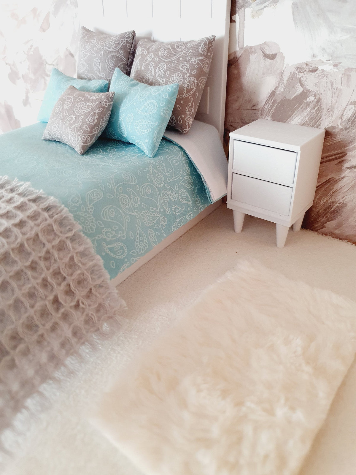 Dolls House Soft Cream Fur Rug | 1:12th Scale | Miniature Rug