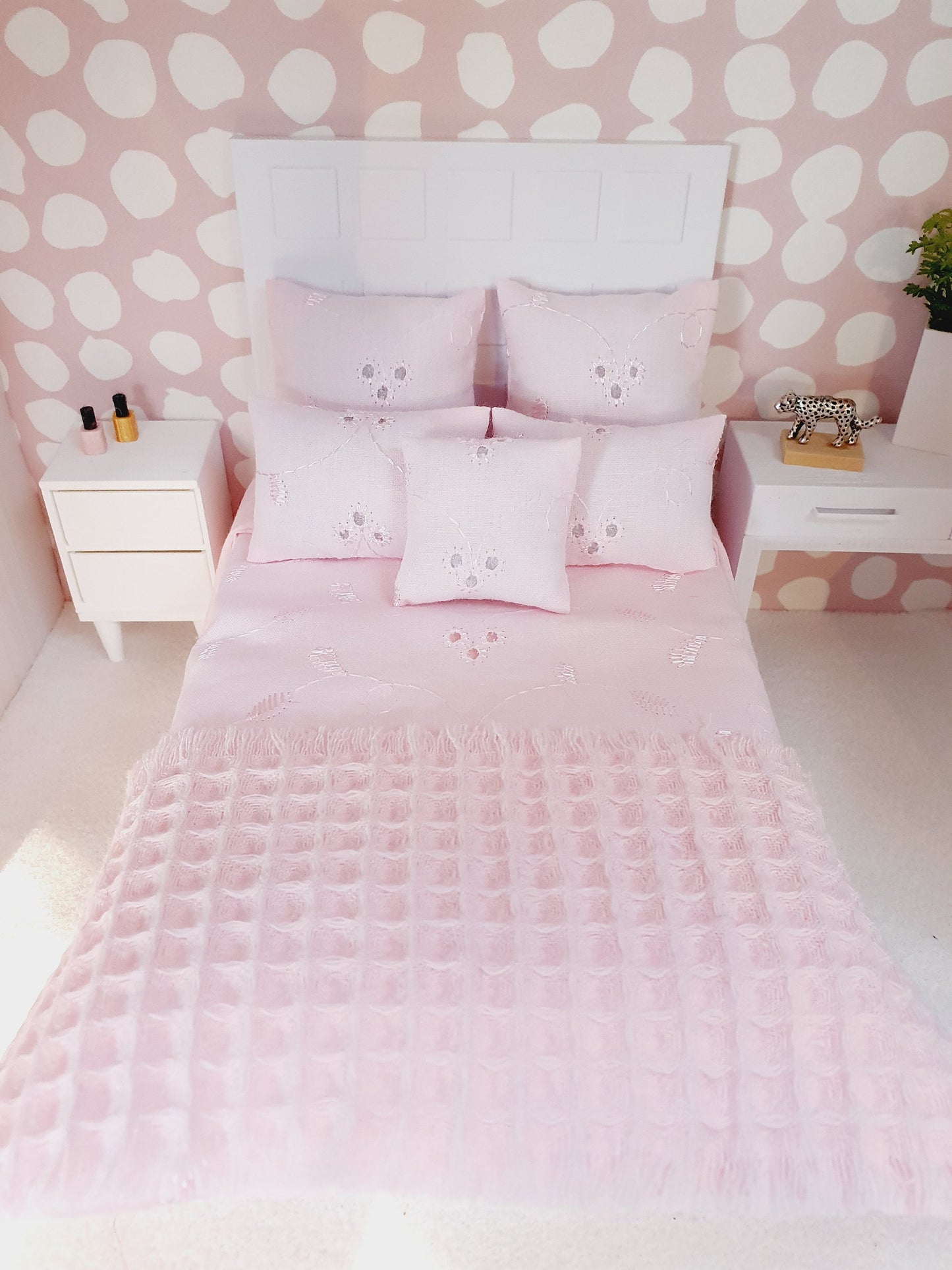 Dolls house Pretty Pale Pink double bedding set, 6 piece set, 12th scale, miniature bedding