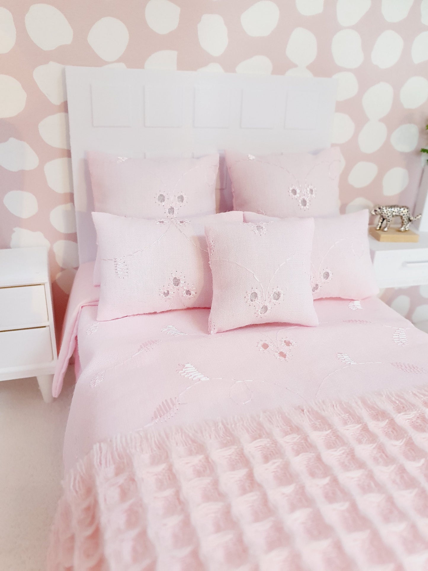 Dolls house Pretty Pale Pink double bedding set, 6 piece set, 12th scale, miniature bedding