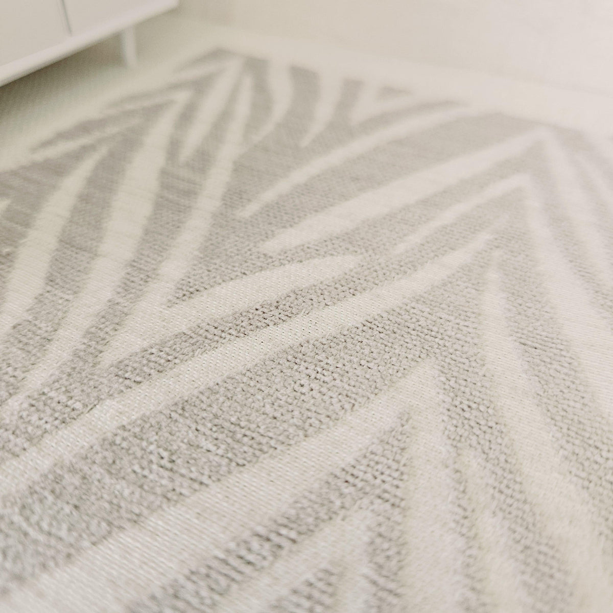 Dolls House Modern Light Grey and White Rug 1:12th Scale, Miniature Rug