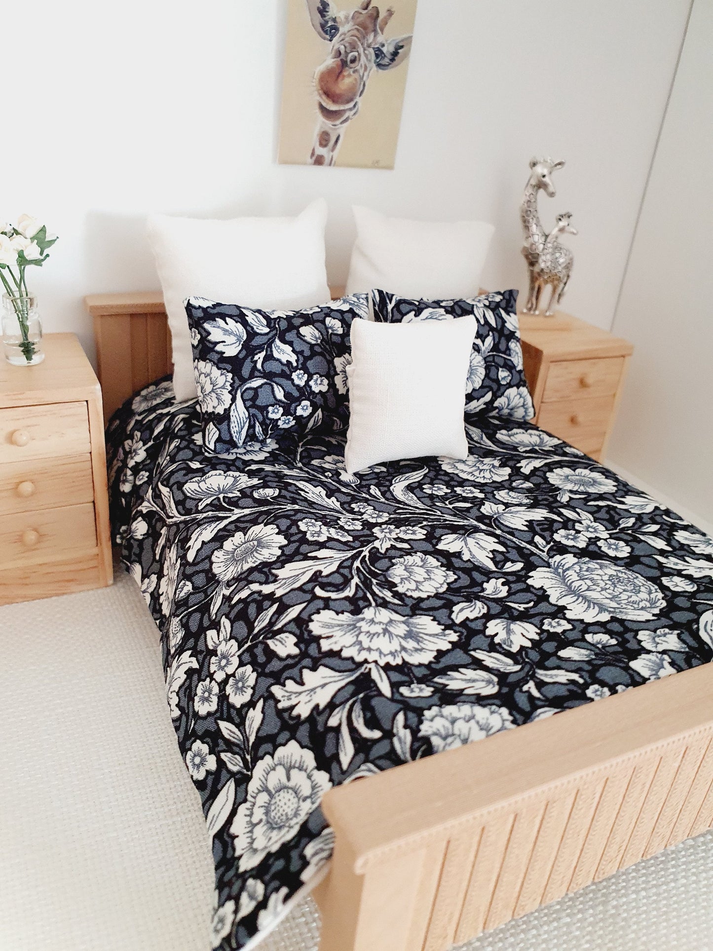 Dolls house 6 piece set, Double bedding, Black floral print, 12th scale bedding, miniature bed set (BD36)