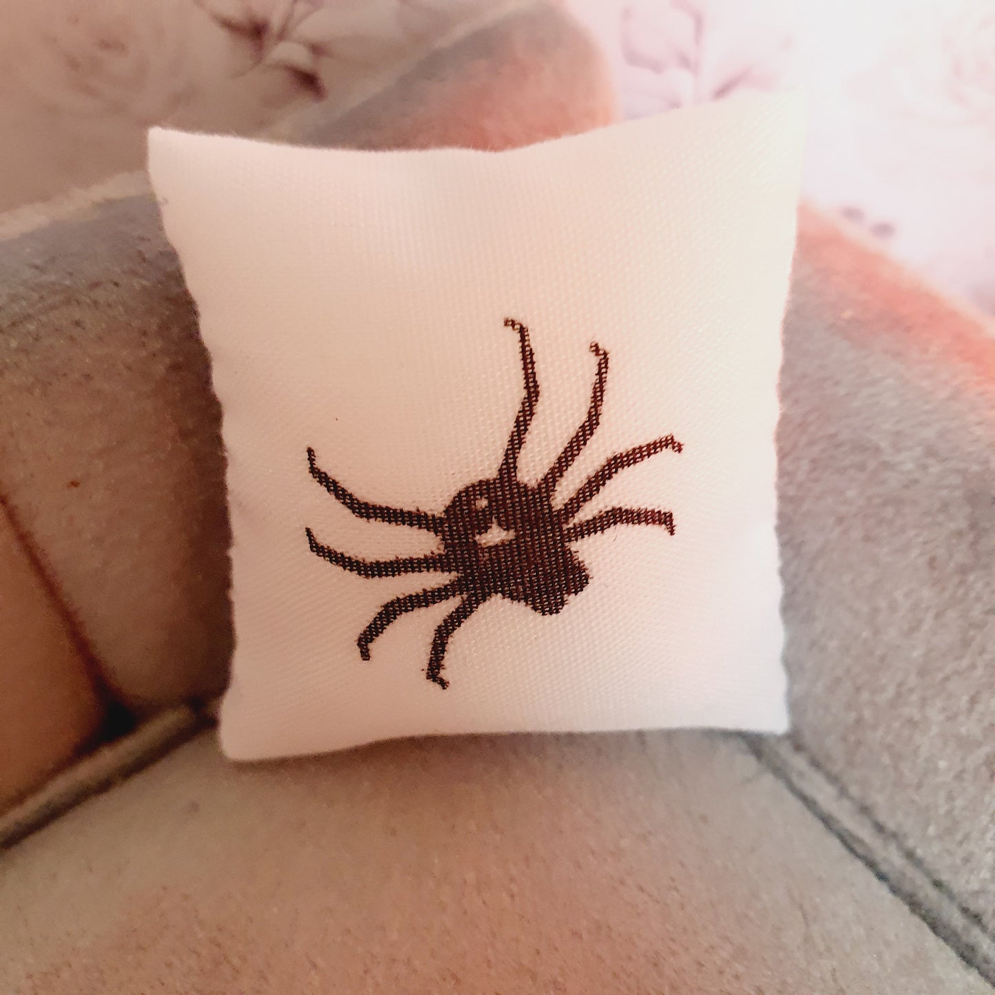 Dolls house 1x Halloween spider Cushion, 12th scale cushions, miniature cushion, Halloween, spider