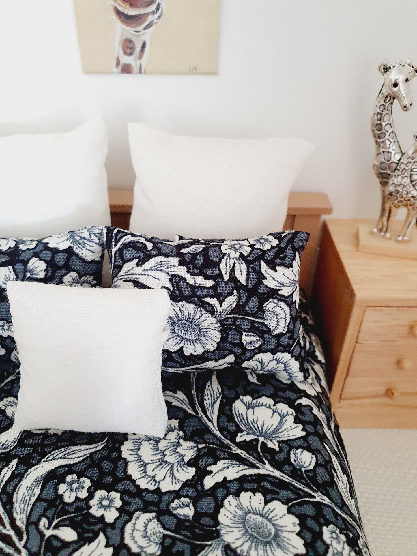 Dolls house 6 piece set, Double bedding, Black floral print, 12th scale bedding, miniature bed set (BD36)