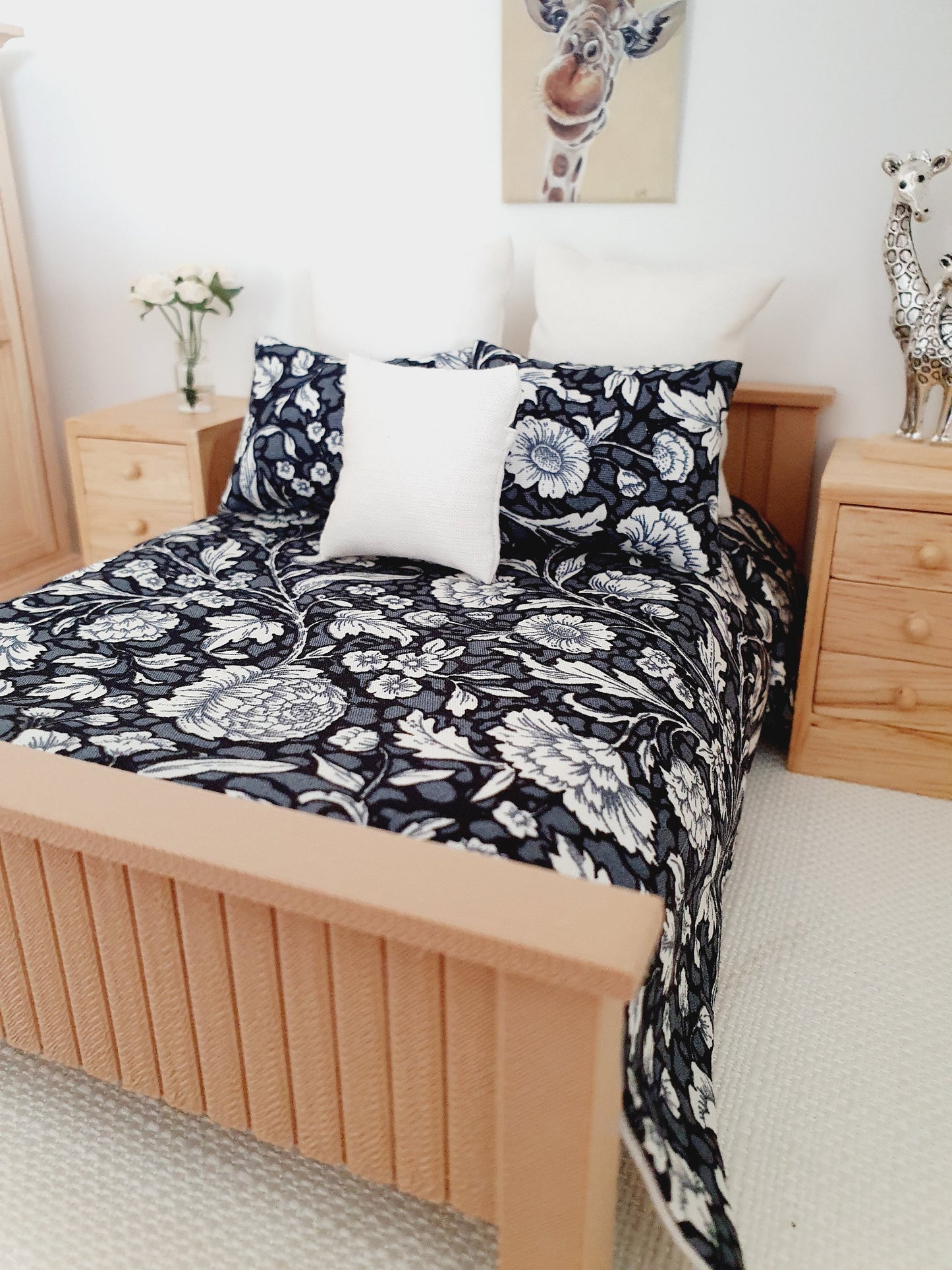Dolls house 6 piece set, Double bedding, Black floral print, 12th scale bedding, miniature bed set (BD36)