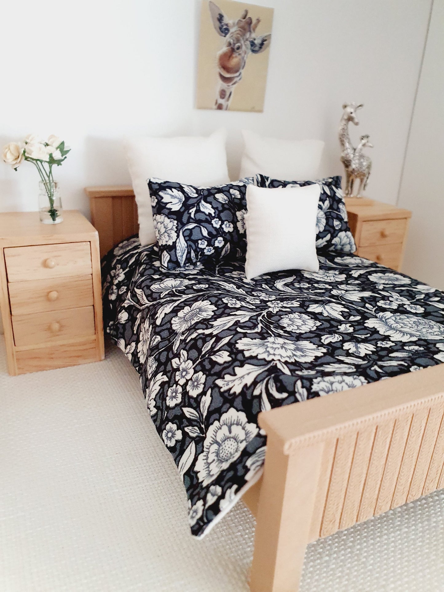 Dolls house 6 piece set, Double bedding, Black floral print, 12th scale bedding, miniature bed set (BD36)