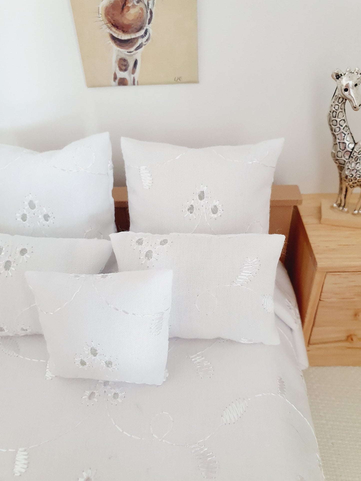 Dolls house 6 piece set, Pretty White double bedding set, 12th scale, miniature bedding