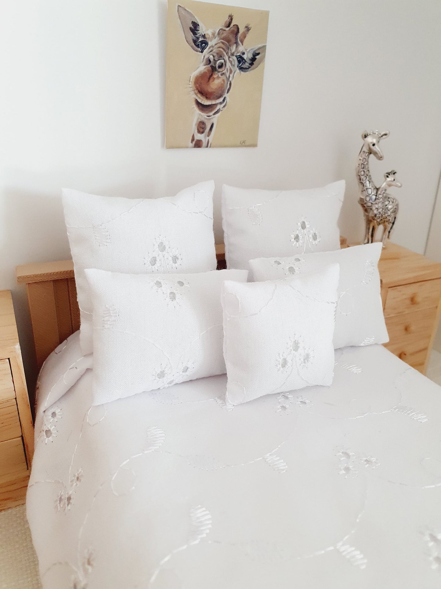 Dolls house 6 piece set, Pretty White double bedding set, 12th scale, miniature bedding