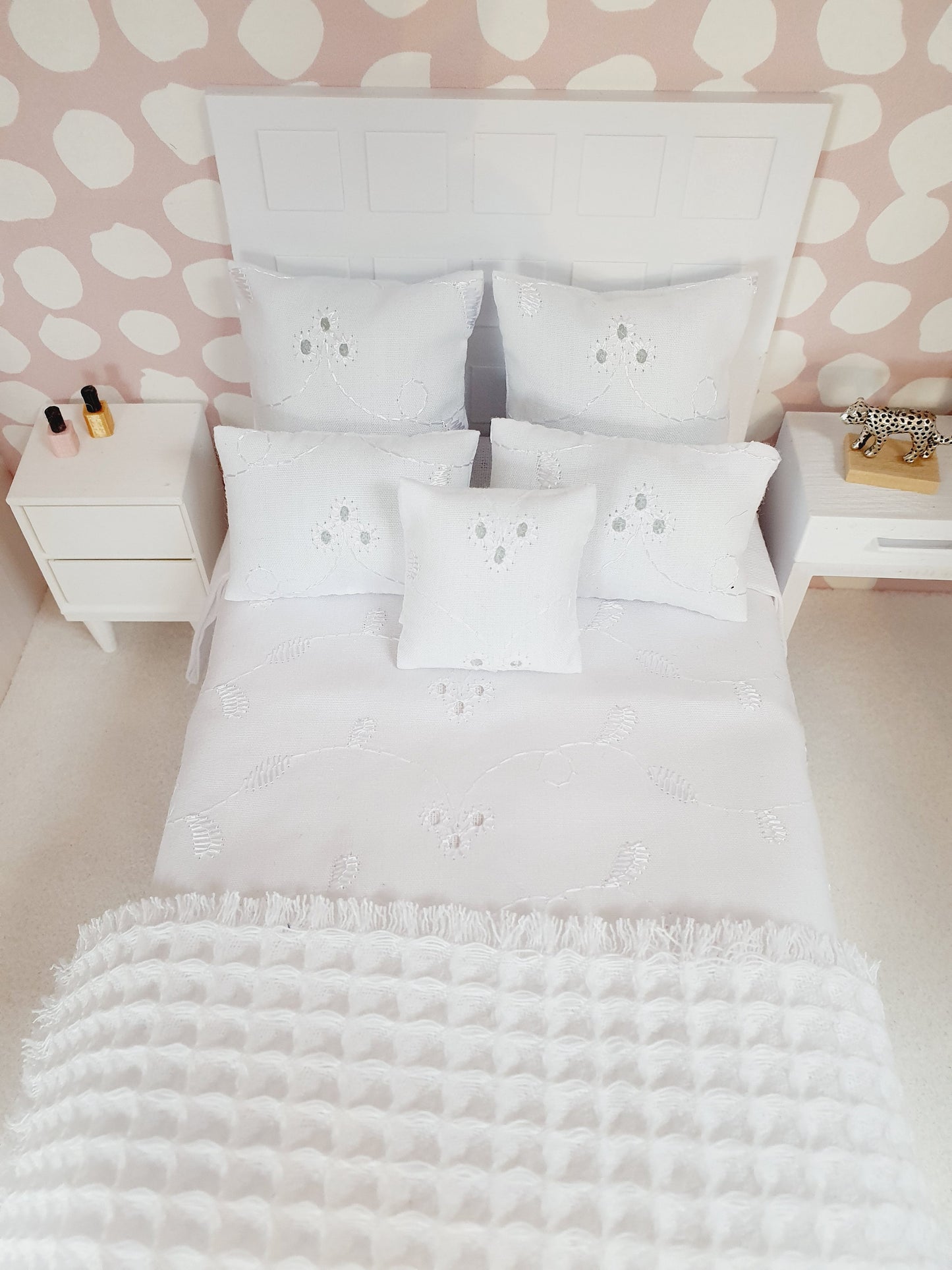 Dolls house 6 piece set, Pretty White double bedding set, 12th scale, miniature bedding