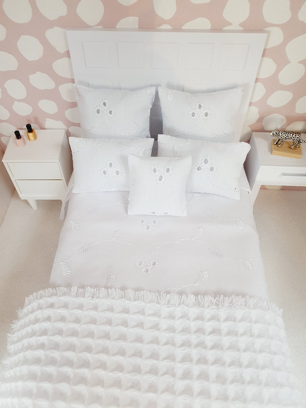 Dolls house 6 piece set, Pretty White double bedding set, 12th scale, miniature bedding