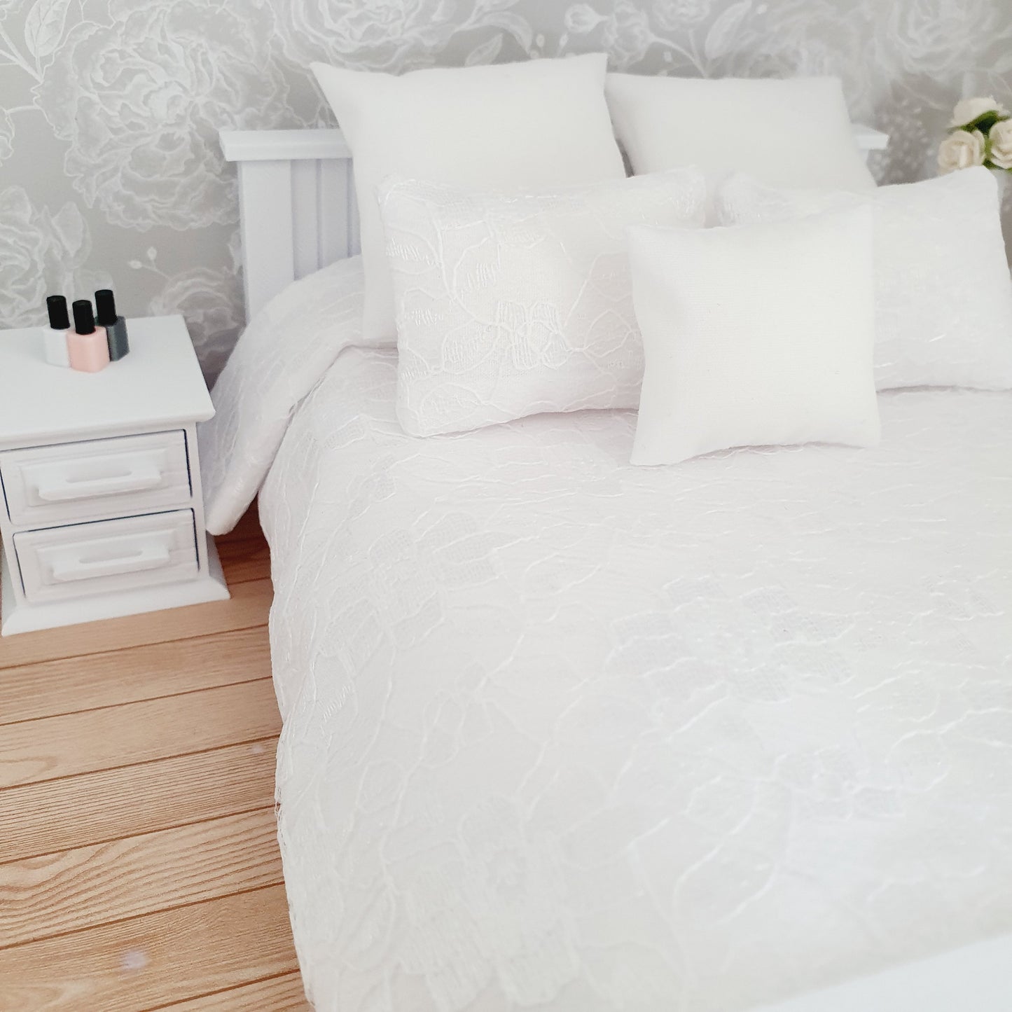 Dolls house 6 piece set, Pretty White lace double bedding set, 12th scale, miniature bedding