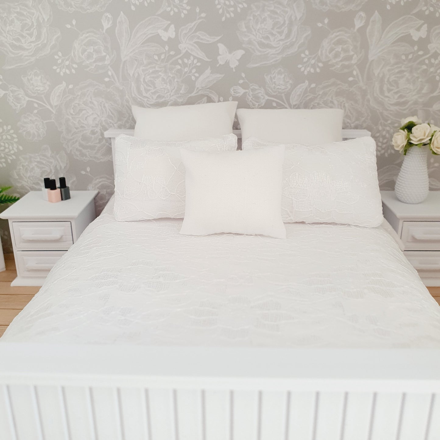 Dolls house 6 piece set, Pretty White lace double bedding set, 12th scale, miniature bedding