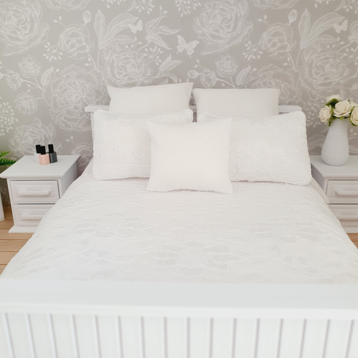Dolls house 6 piece set, Pretty White lace double bedding set, 12th scale, miniature bedding
