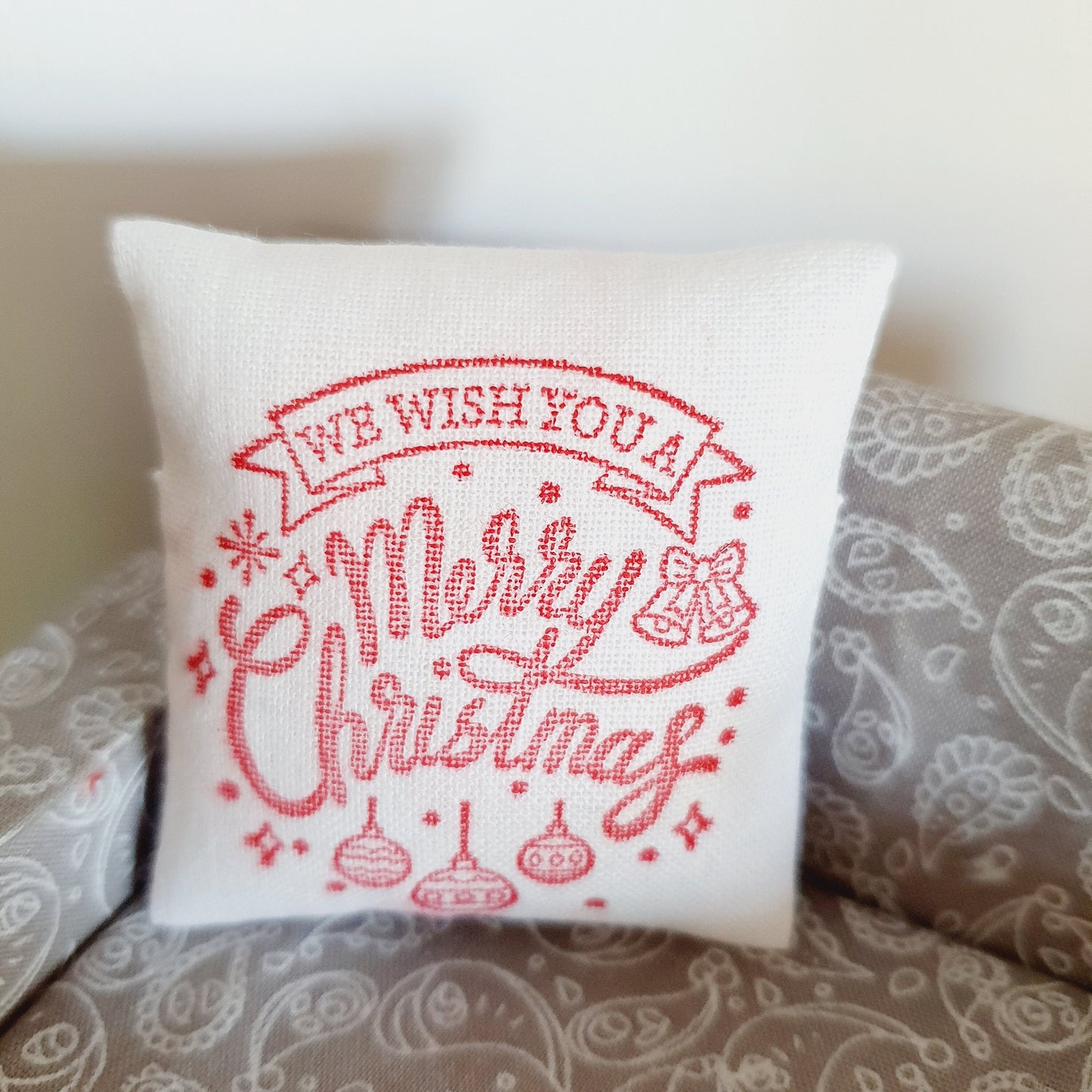 Dolls house Christmas 1 x Red & White Christmas Cushion, 12th scale cushions, miniature cushion