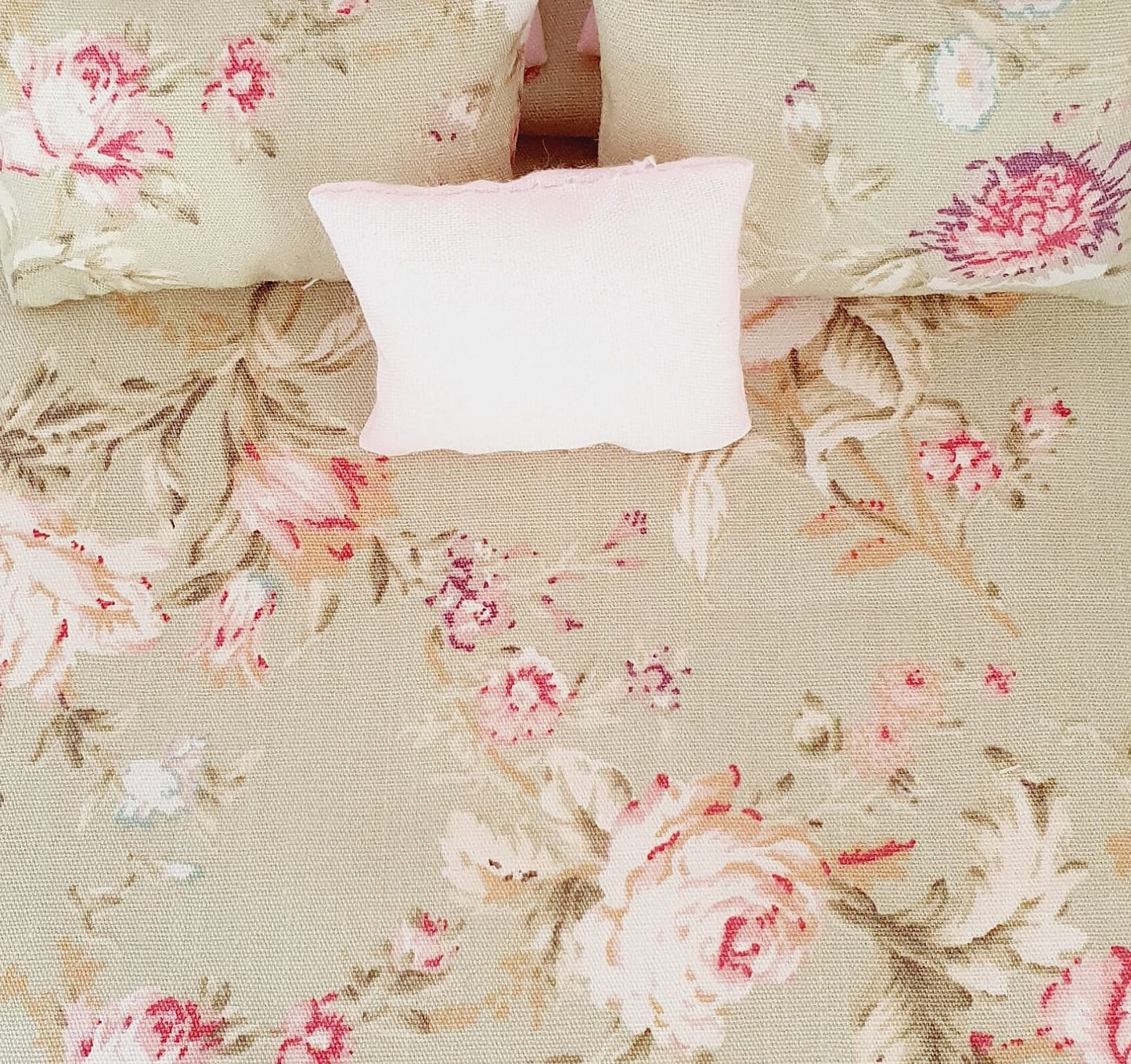 Dolls house Sage Green Floral 6 piece set, Double bedding, pretty flowers, 12th scale bedding, miniature bed set
