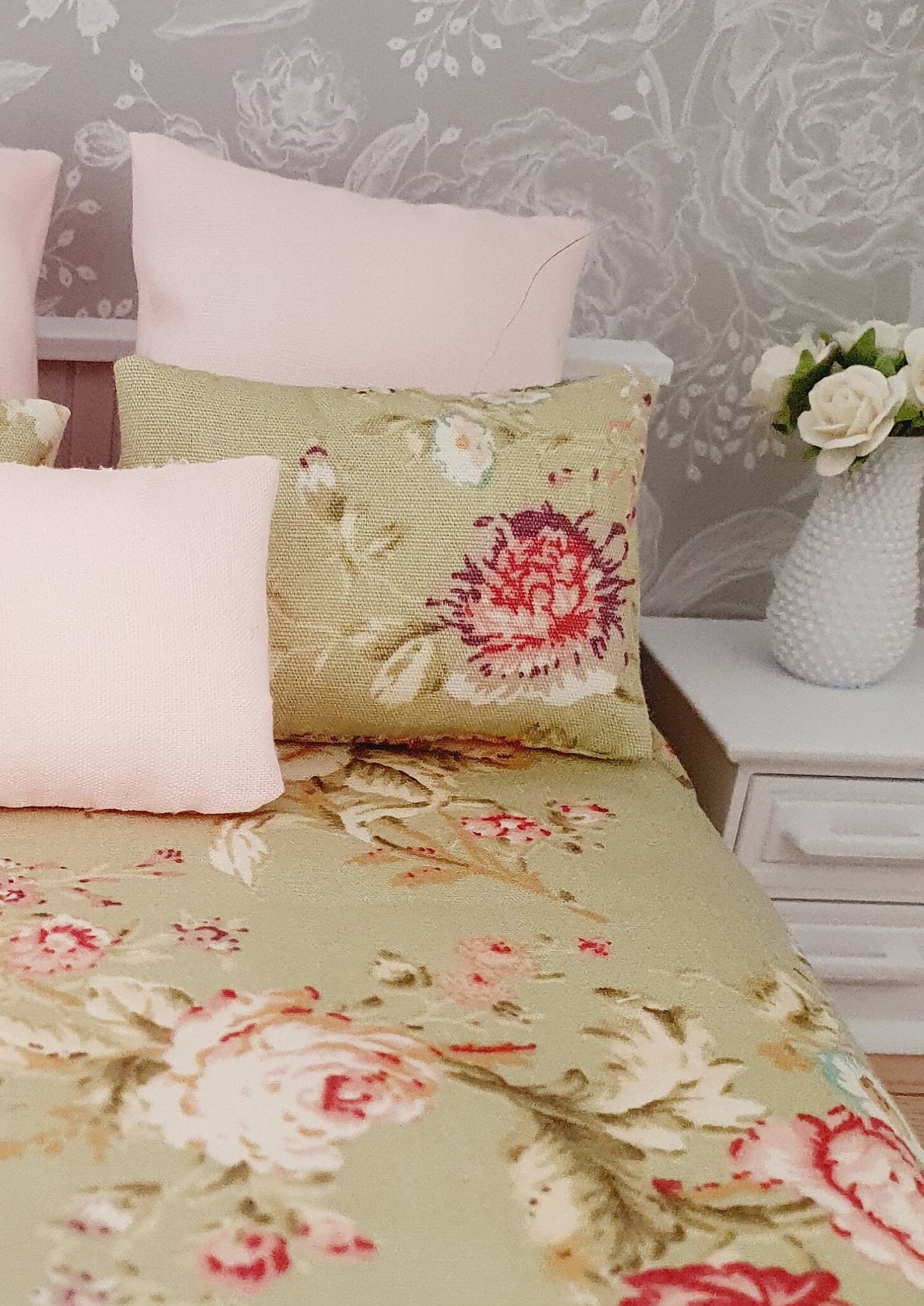 Dolls house Sage Green Floral 6 piece set, Double bedding, pretty flowers, 12th scale bedding, miniature bed set