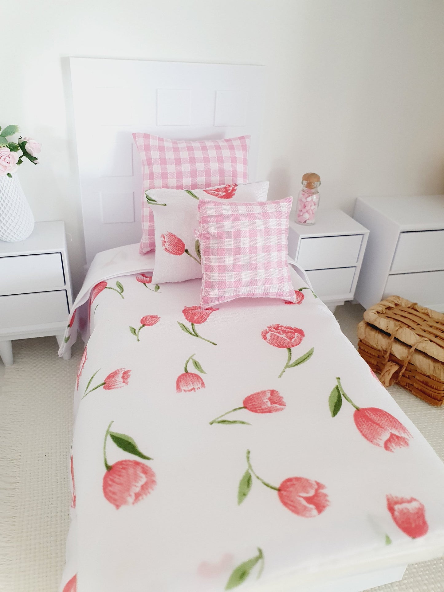 Dolls house Single bedding, pretty Floral design, 12th scale bedding, miniature bed set