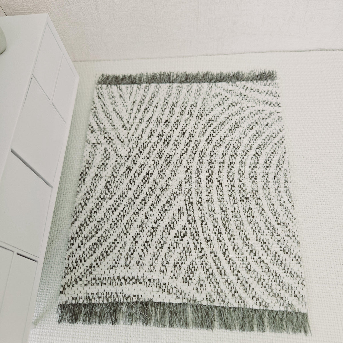 Dolls House Patterned Light Grey and White Rug | 1:12th Scale | Miniature Rug