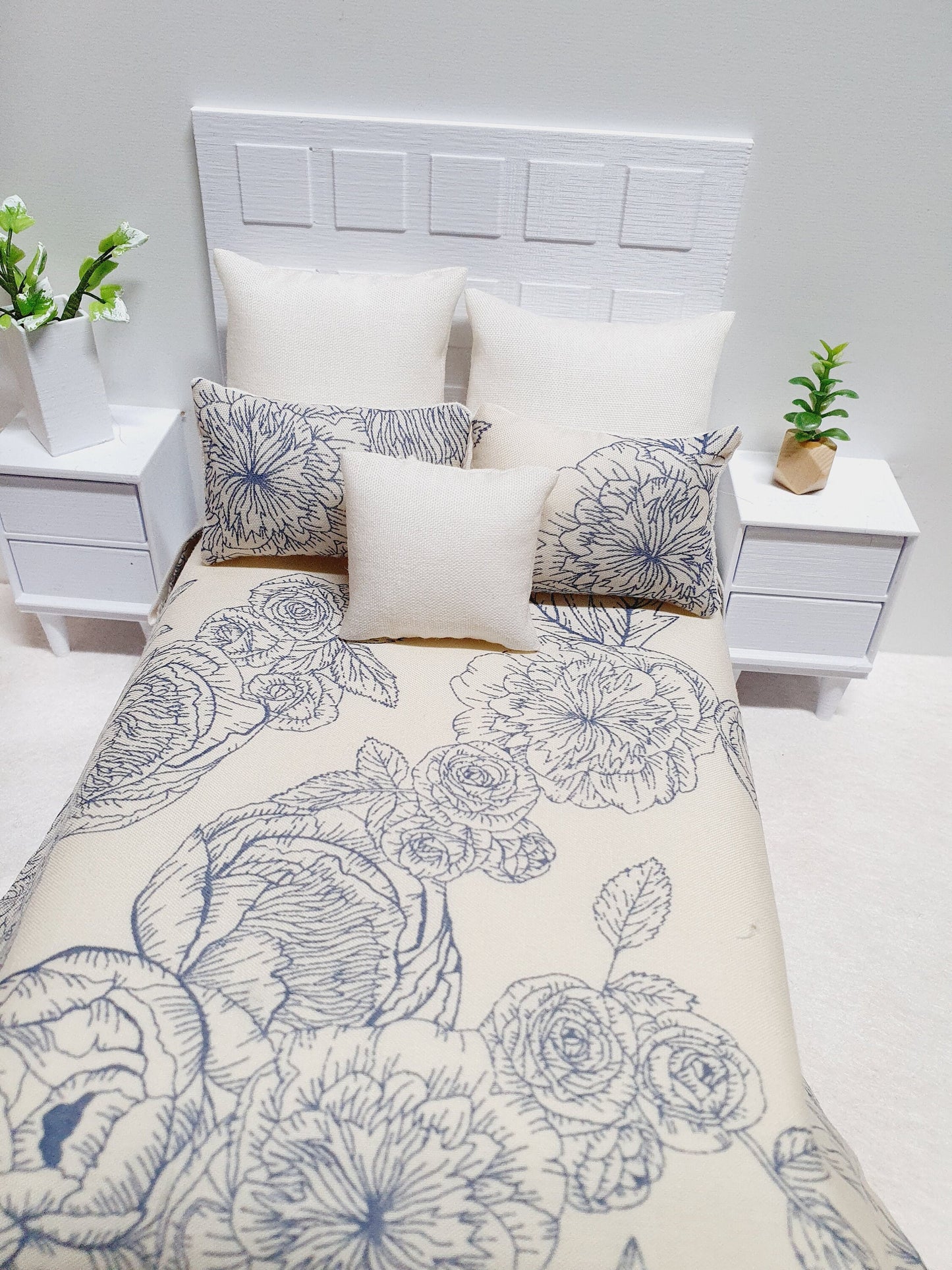 Dolls house 6 piece set, Double bedding, pretty blue flowers, 12th scale bedding, miniature bed set