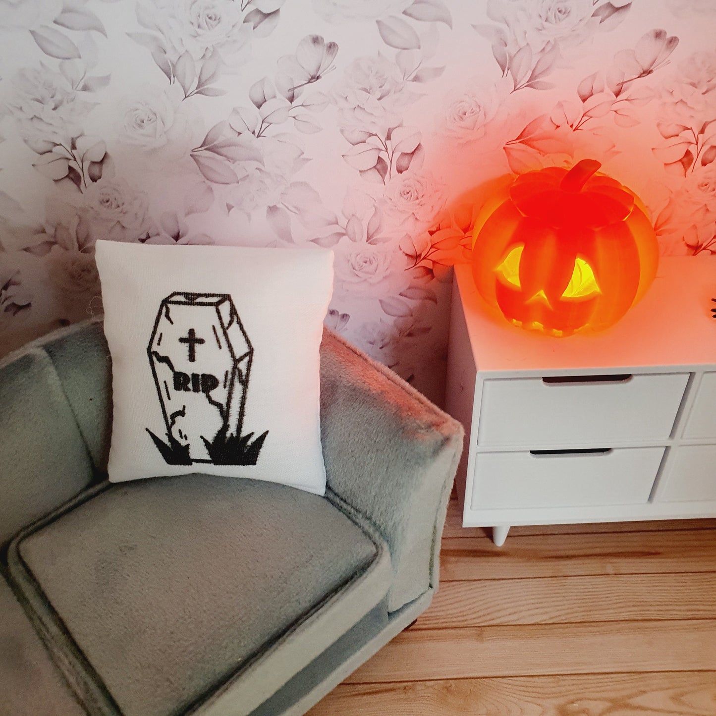 Dolls house 1x Halloween coffin Cushion, 12th scale cushions, miniature cushion, Halloween