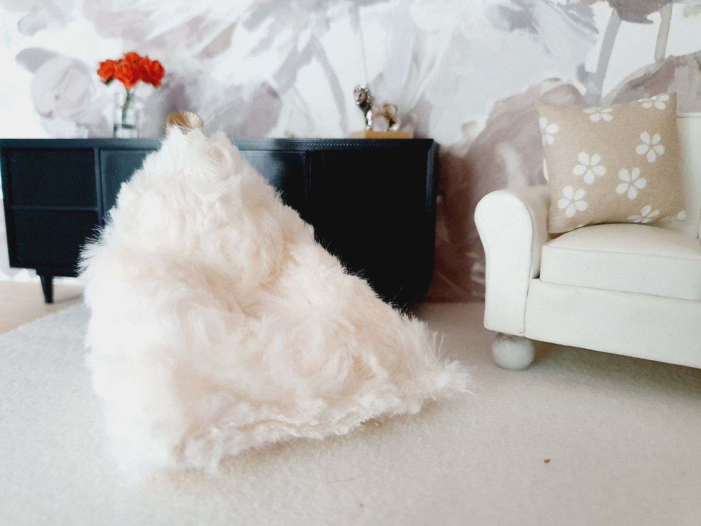 Dolls house Modern Bean Bag/ Chair, Soft Fur, Choice of Colours, 1:12 Scale, Miniature bean bag