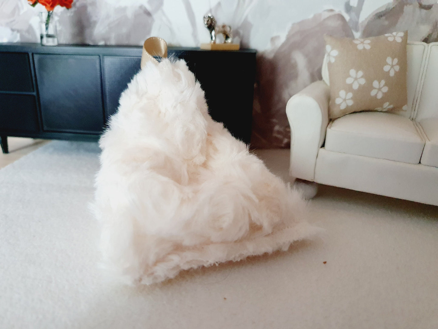 Dolls house Modern Bean Bag/ Chair, Soft Fur, Choice of Colours, 1:12 Scale, Miniature bean bag