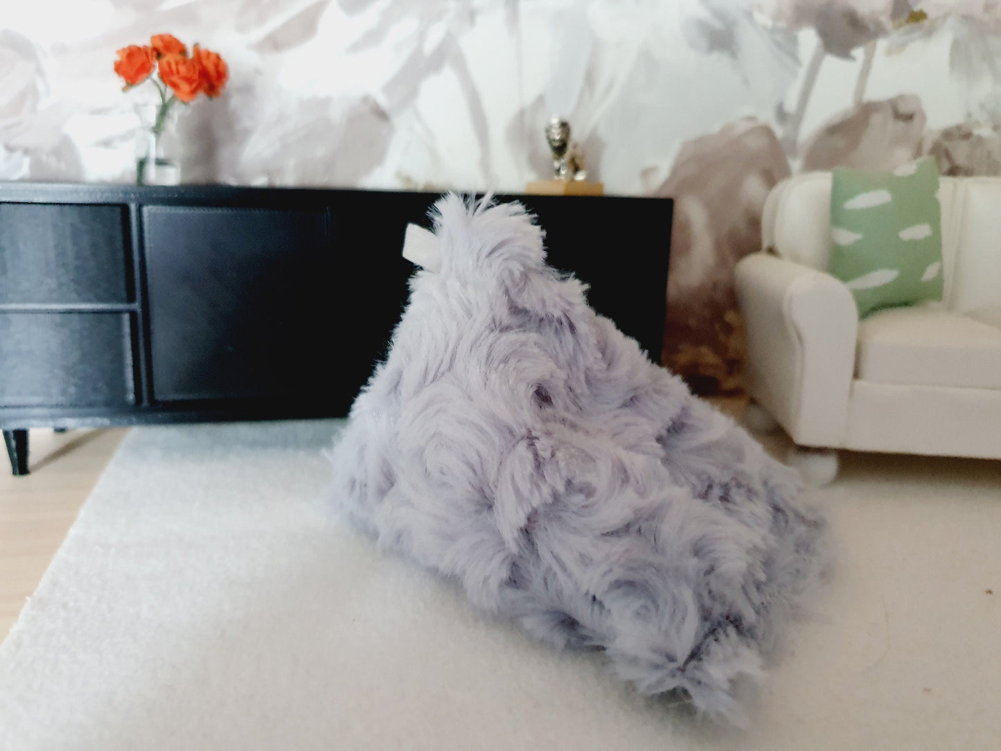 Dolls house Modern Bean Bag/ Chair, Soft Fur, Choice of Colours, 1:12 Scale, Miniature bean bag