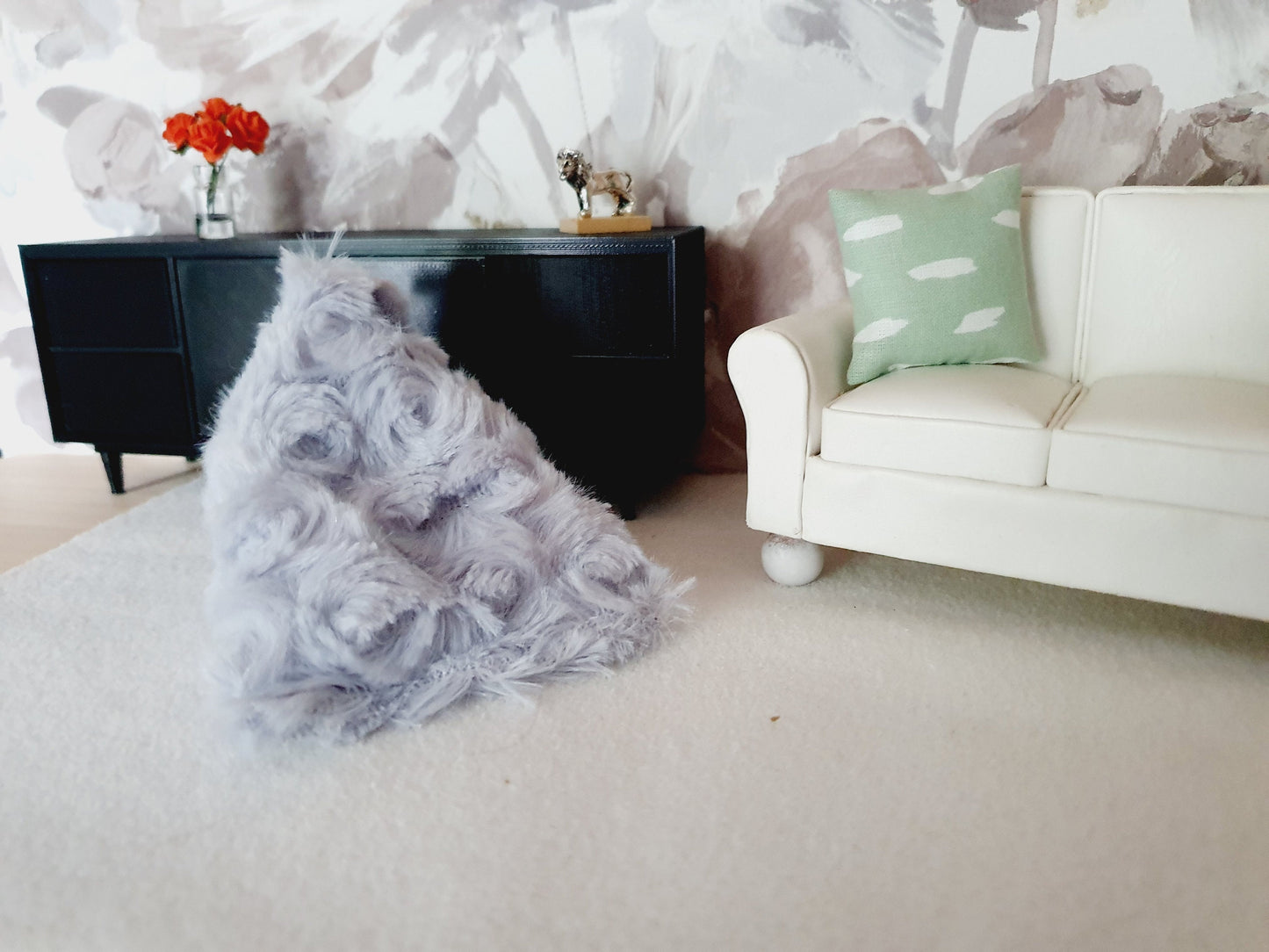 Dolls house Modern Bean Bag/ Chair, Soft Fur, Choice of Colours, 1:12 Scale, Miniature bean bag