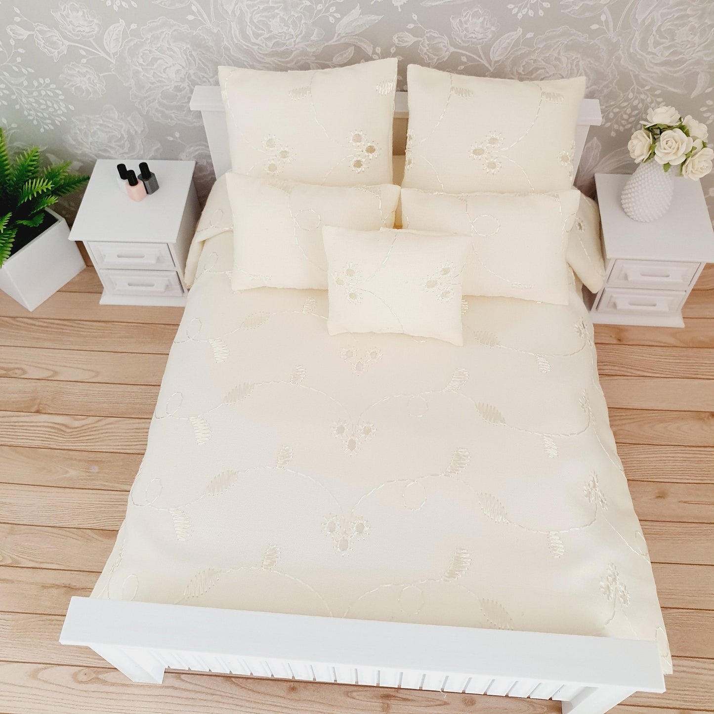 Dolls house 6 piece set, Pretty Cream double bedding set, 12th scale, miniature bedding