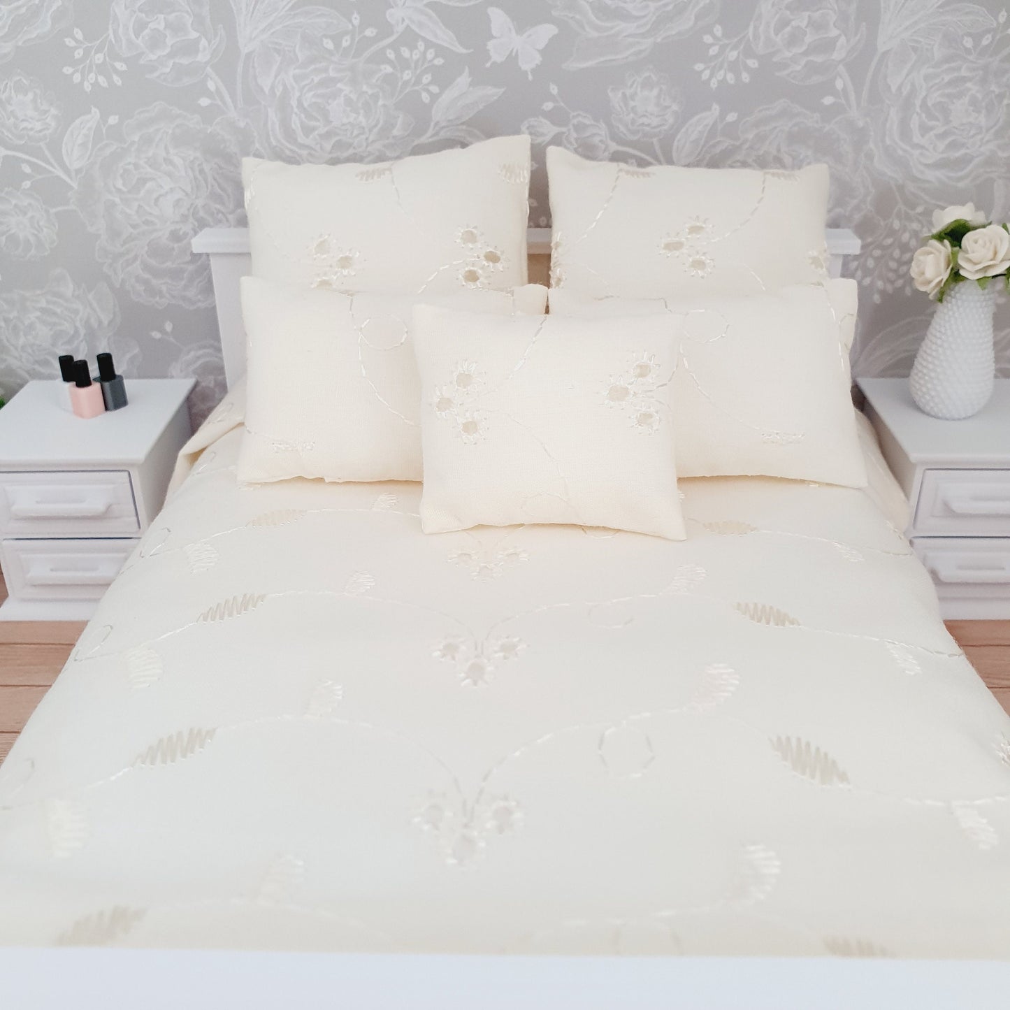 Dolls house 6 piece set, Pretty Cream double bedding set, 12th scale, miniature bedding