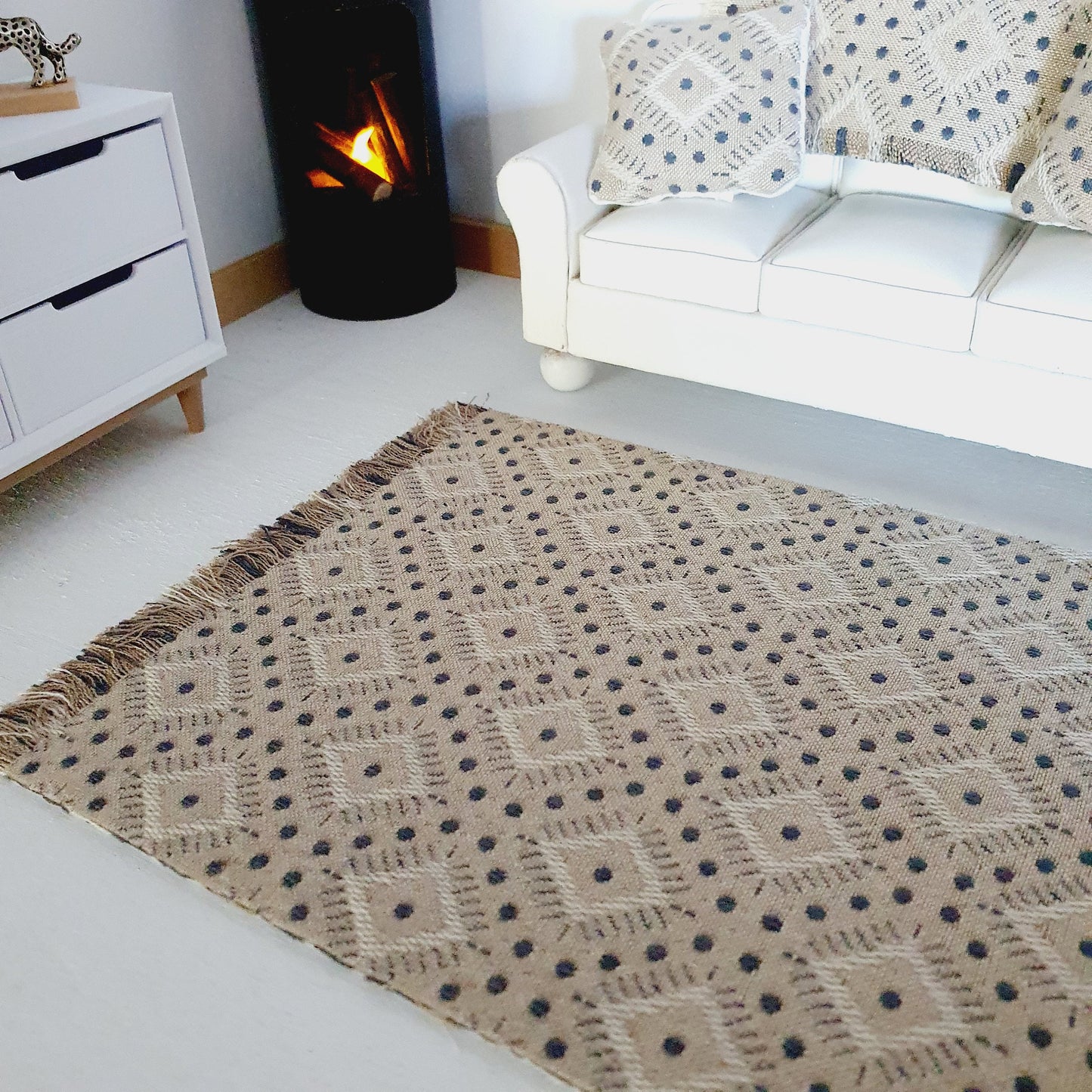 Dolls House Beige Patterned Rug | 1:12th Scale | Miniature Rug