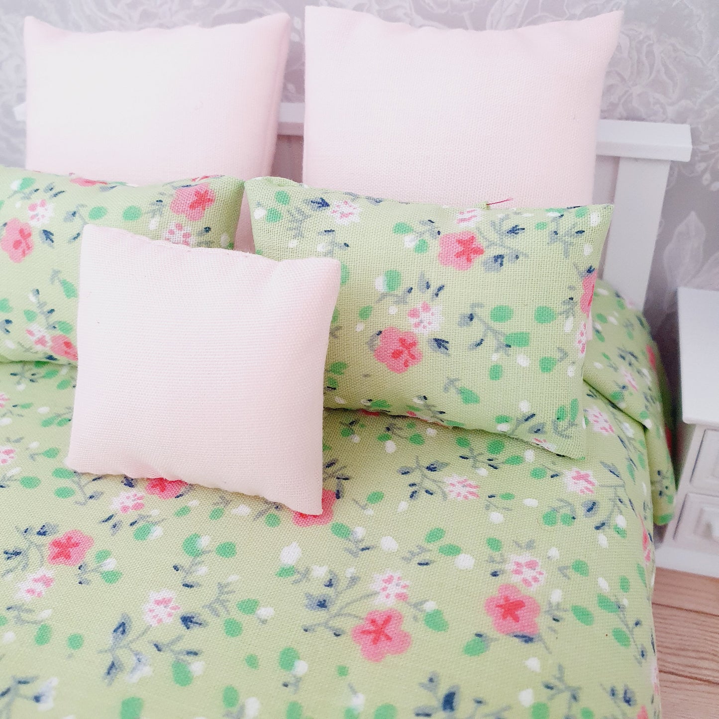 Dolls house Green Floral 6 piece set, Double bedding, pretty little flowers, 12th scale bedding, miniature bed set