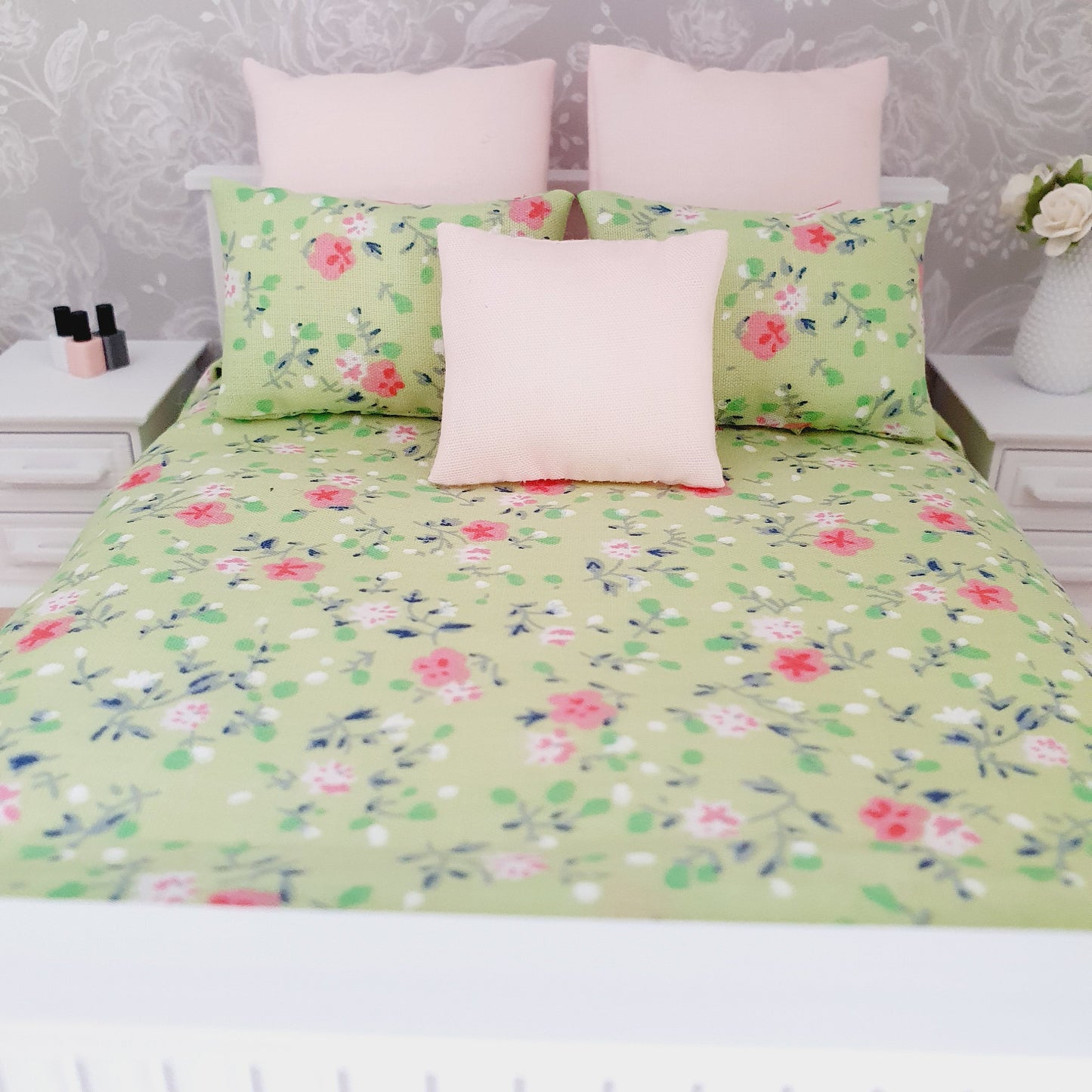 Dolls house Green Floral 6 piece set, Double bedding, pretty little flowers, 12th scale bedding, miniature bed set