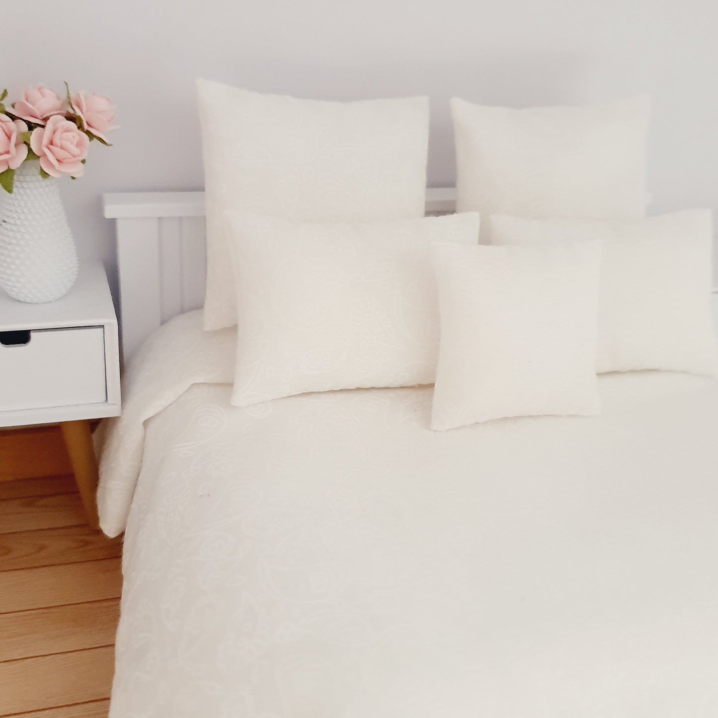 Dolls house 6 piece set, White Paisley double bedding set, 12th scale, miniature bedding