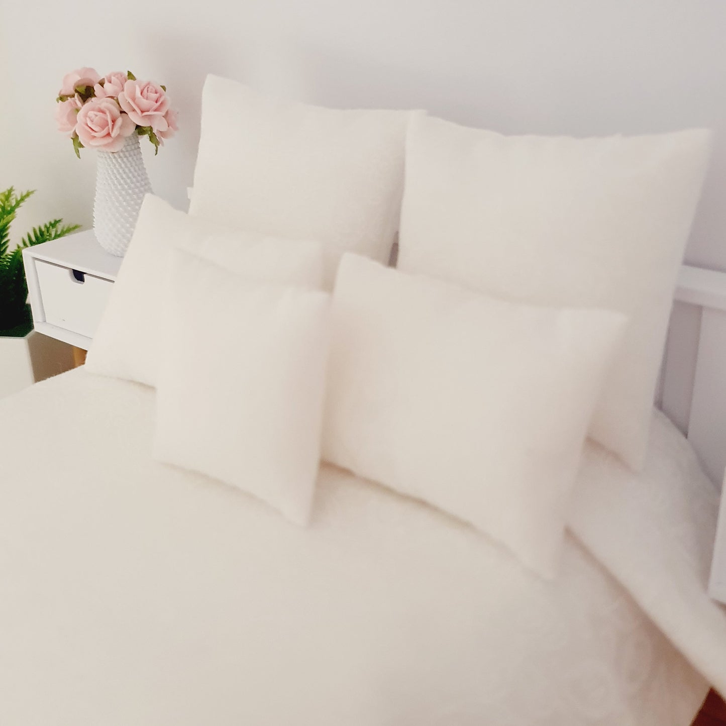 Dolls house 6 piece set, White Paisley double bedding set, 12th scale, miniature bedding
