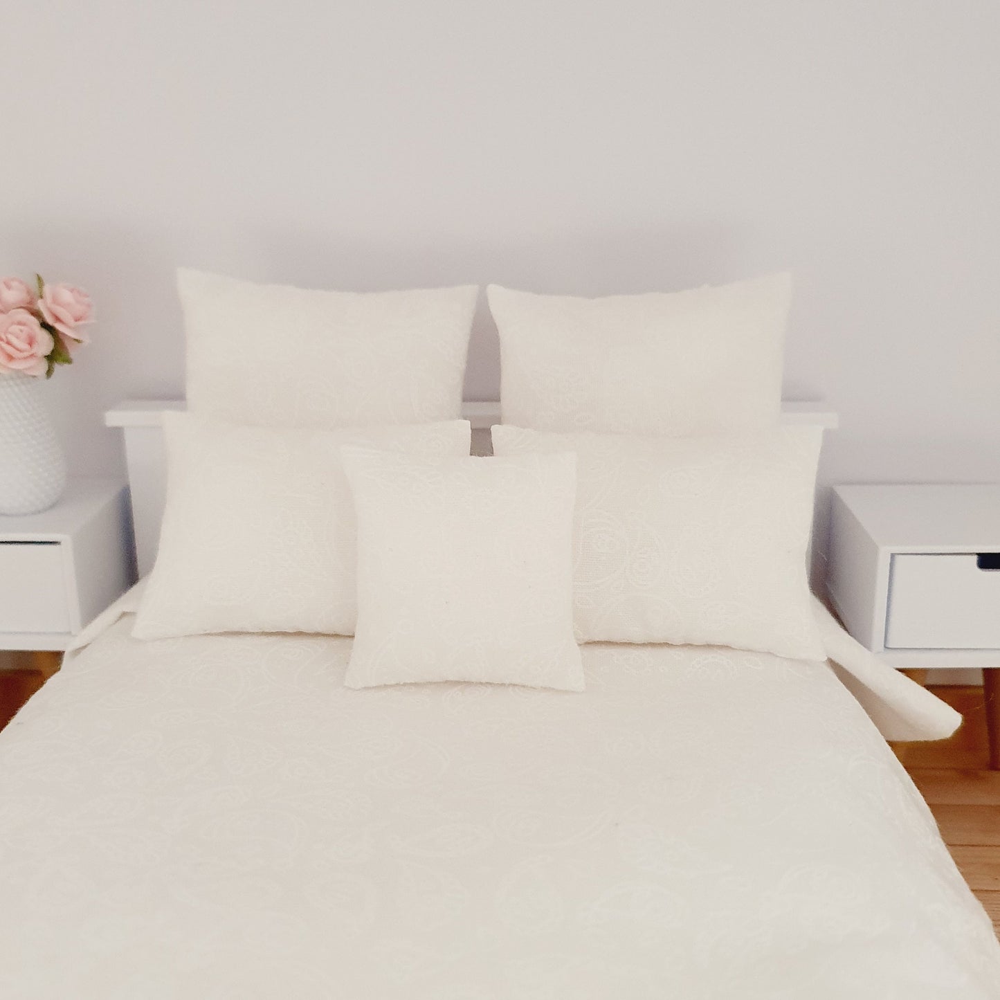 Dolls house 6 piece set, White Paisley double bedding set, 12th scale, miniature bedding