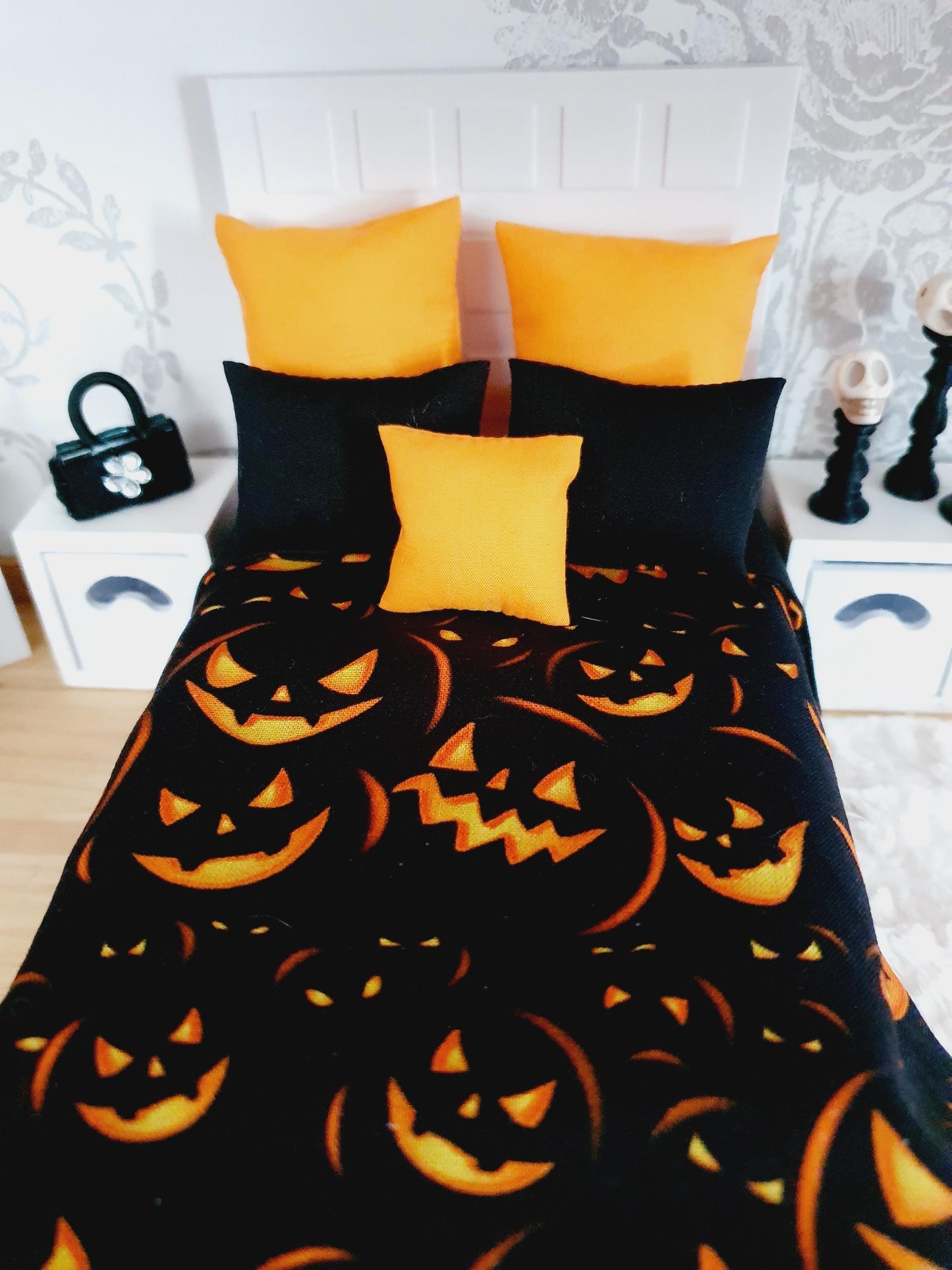 Dolls house Halloween 6 piece set, Double bedding, Black Pumpkin print, 12th scale bedding, miniature bed set