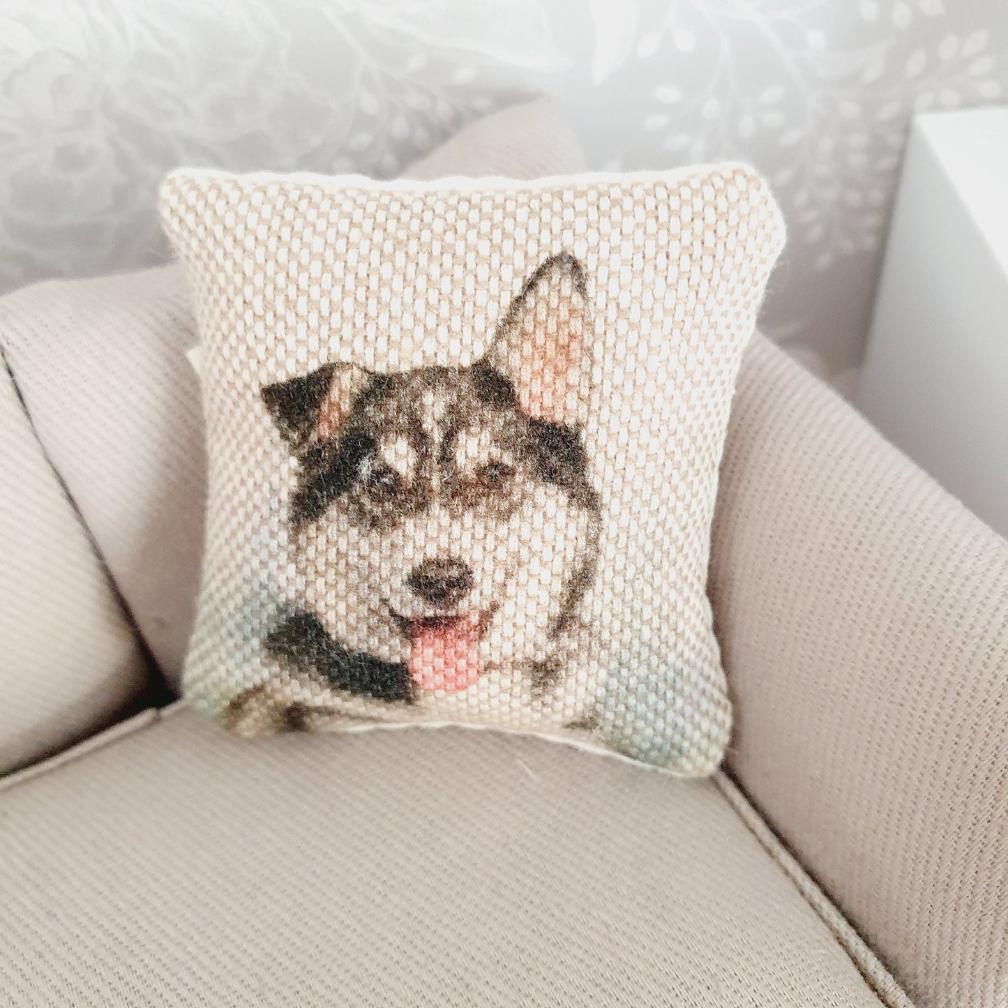 Dolls house Husky Dog cushion, Cute Husky cushion, 12th scale cushions, miniature cushion