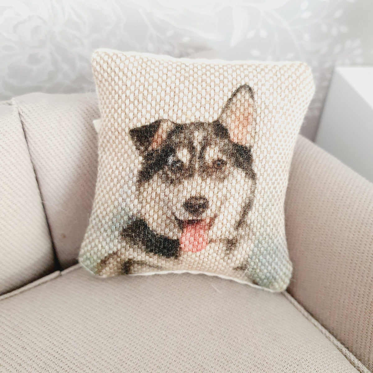 Dolls house Husky Dog cushion, Cute Husky cushion, 12th scale cushions, miniature cushion