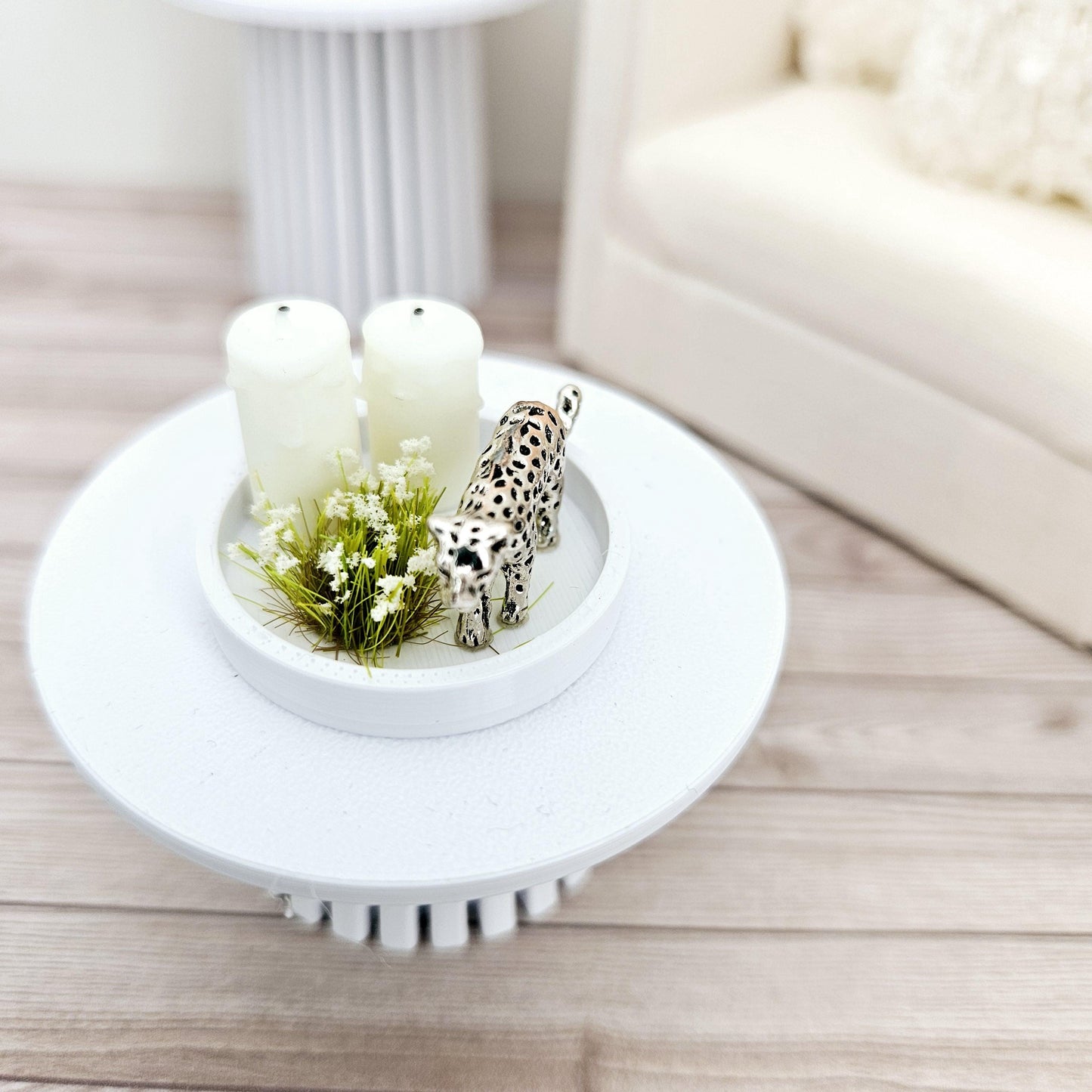 Dolls House Coloured tray ornament with 2x candles, white plant & a silver or gold leopard, 12th scale, miniature ornament
