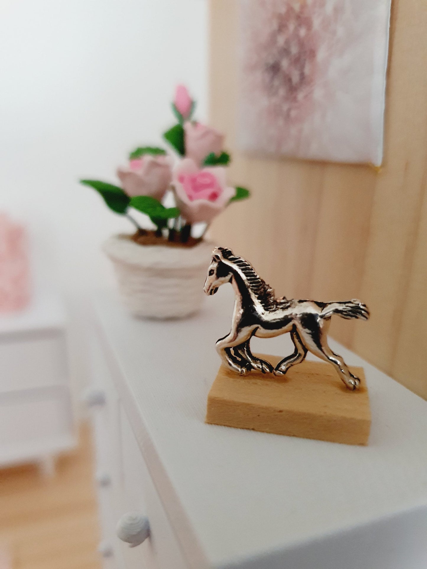 Dolls House Small Horse Ornament on a wooden stand, 1:12th Scale, Miniature Ornament on a stand
