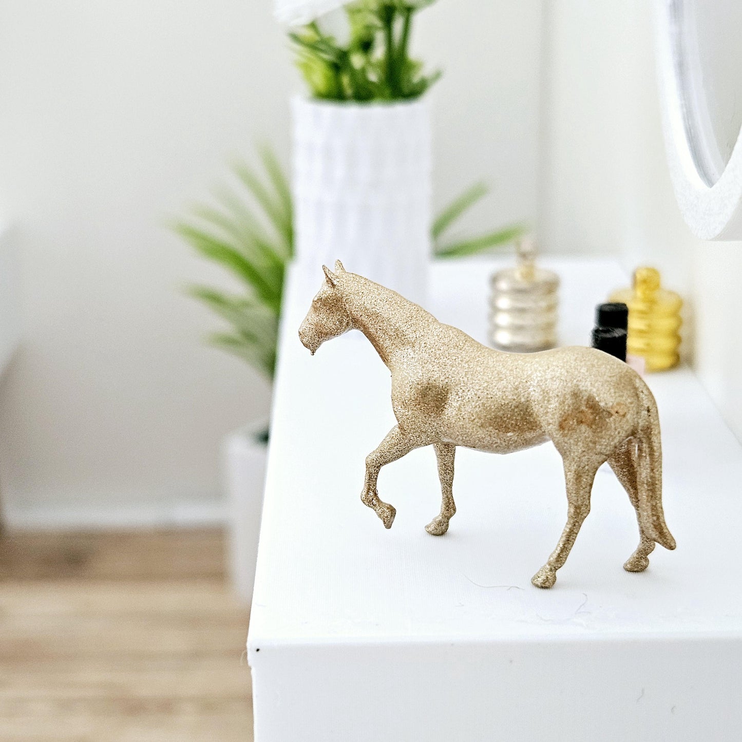 Dolls House Horse Ornament | Hand-Painted Resin | Choice of Colours | 1:12 Scale Miniature Décor