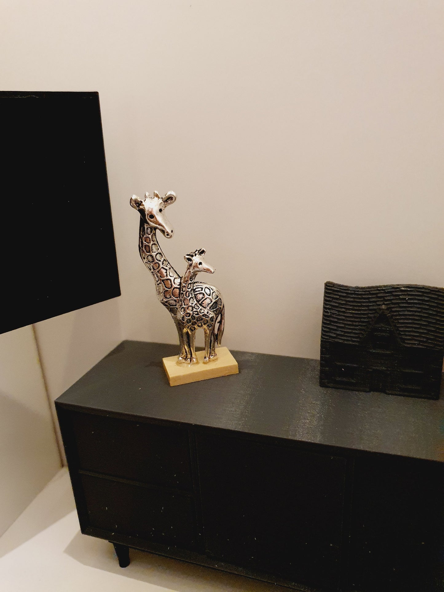Dolls House Cute Mother & Baby Giraffe Ornament on a wooden stand , 1:12th Scale, Miniature Giraffe a stand