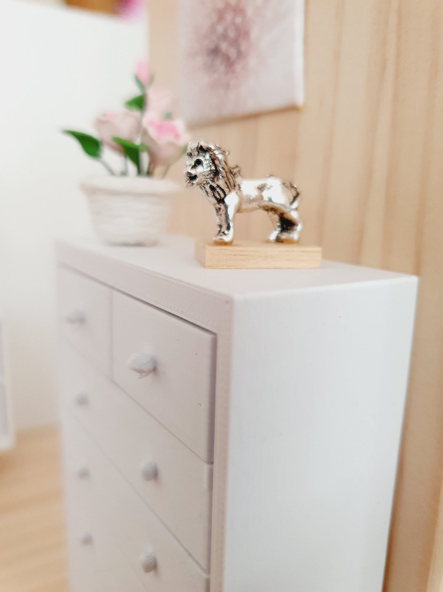 Dolls House Small Lion Ornament on a wooden stand, 1:12th Scale, Miniature Lion on a stand