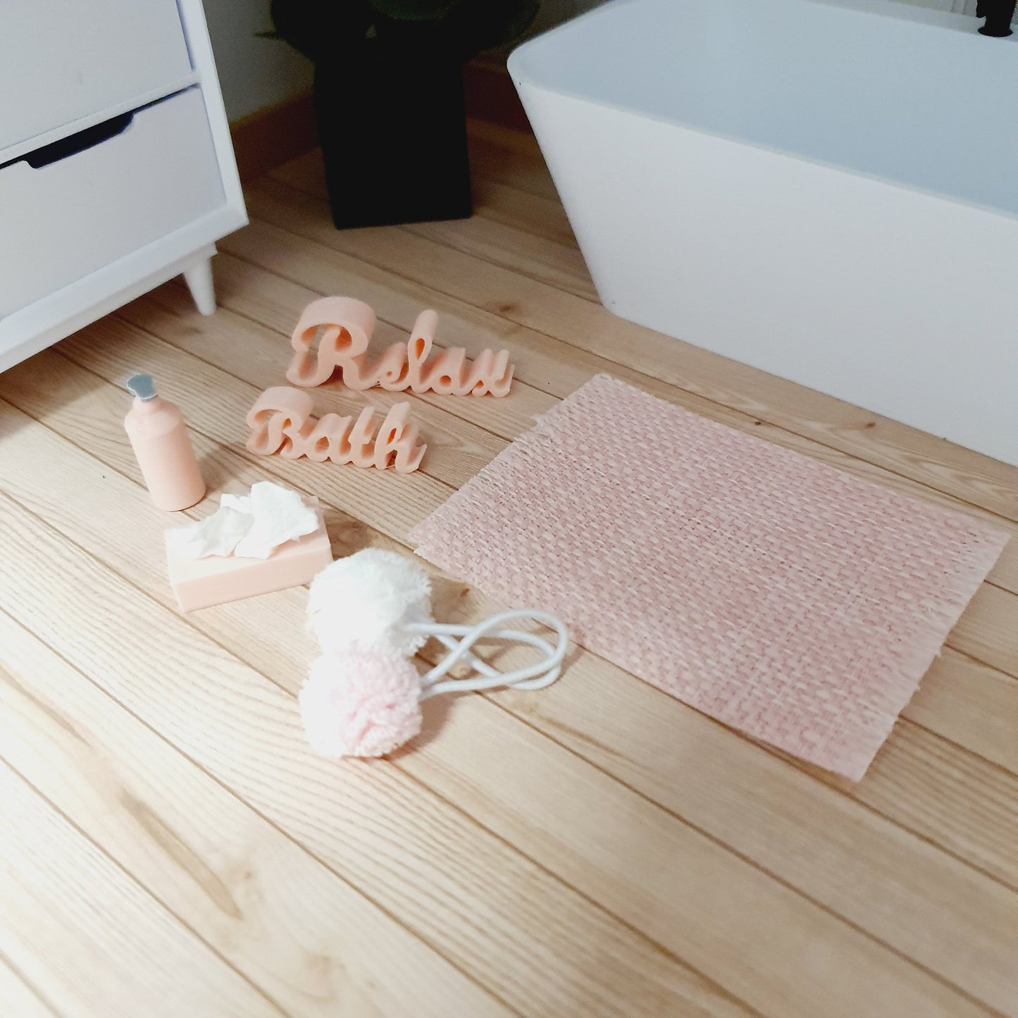Dolls House Bathroom Accessories, Bath & Relax word, Soap pump. 2x Shower puffs, tissue box, bath mat, 12th scale, choice of colours