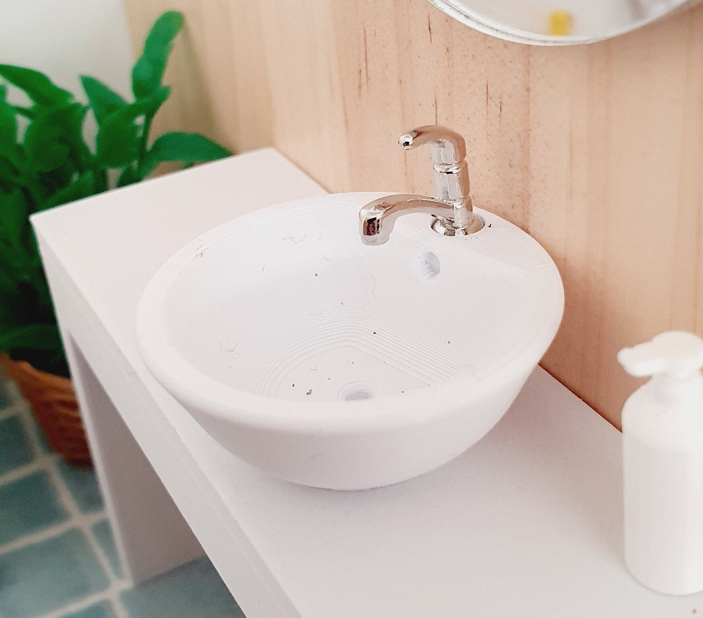 Dolls House Modern Square or Round Sink with Chrome Tap, ** SINK ONLY ** Different Colours Available, 1:12 Scale, Miniature Sink