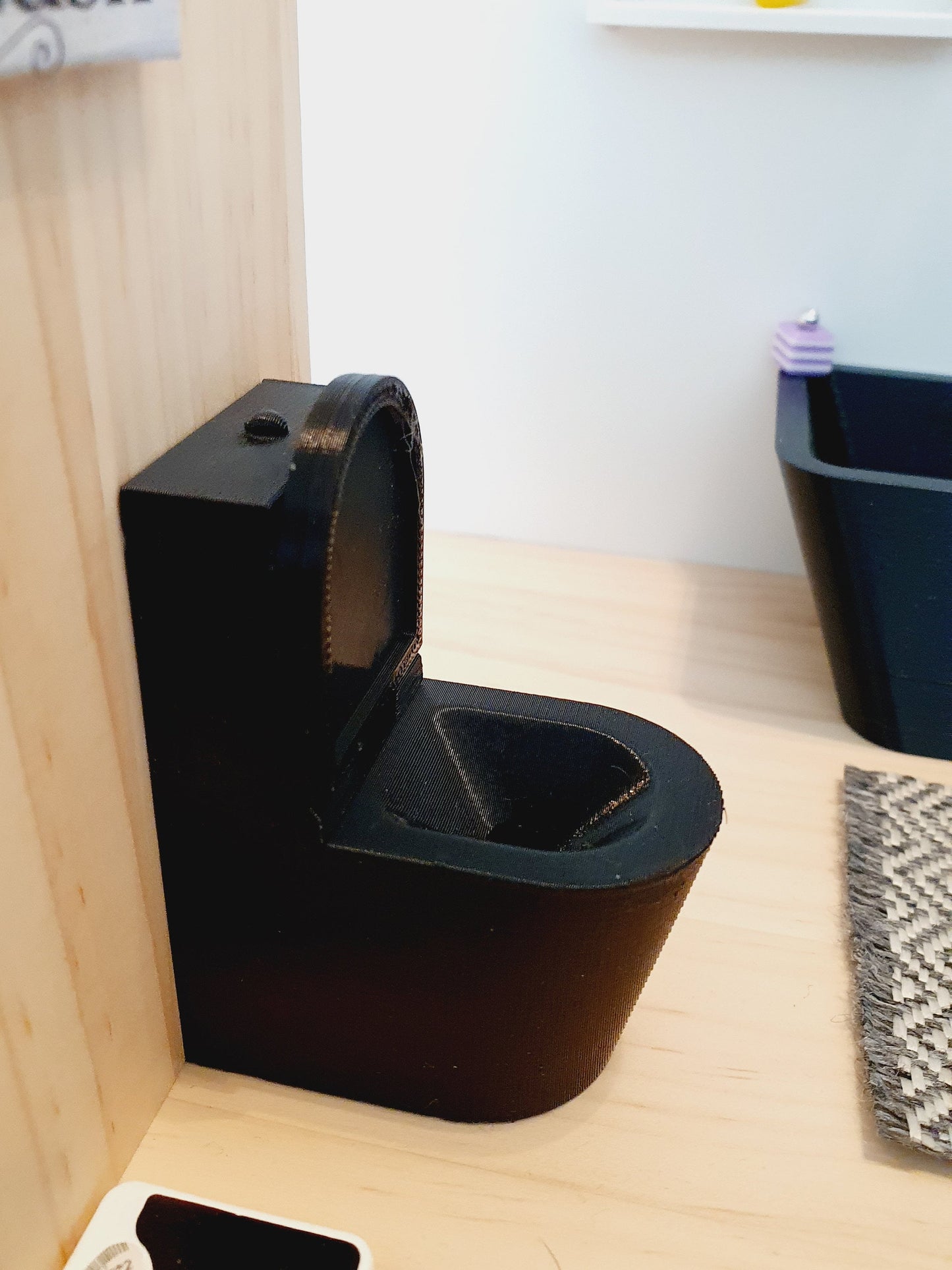 Dolls House Black Modern Toilet With Working Hinged Toilet Lid, 12th Scale, Miniature Toilet, Miniature Bathroom