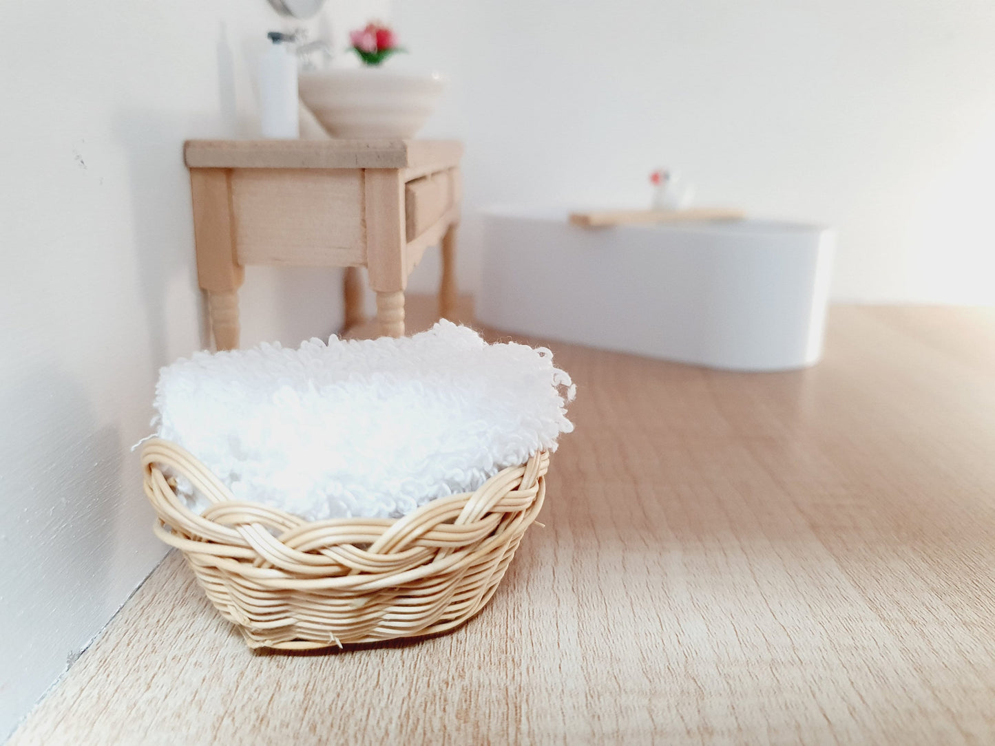Dolls House Wicker Towel Basket with 3 Rolled up Towels and a cute little duck, 1:12th Scale, Miniature